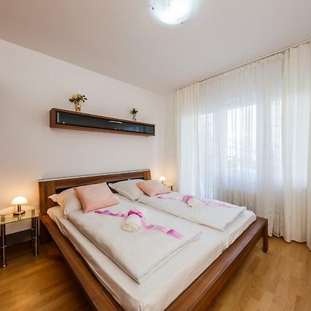 Apartman Lucija Kaštela Eksteriør bilde