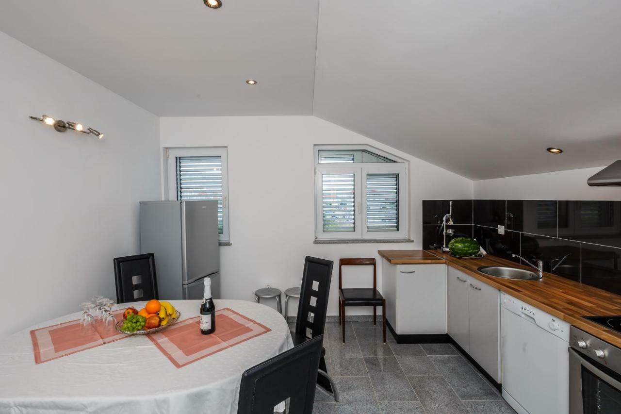 Apartman Lucija Kaštela Eksteriør bilde